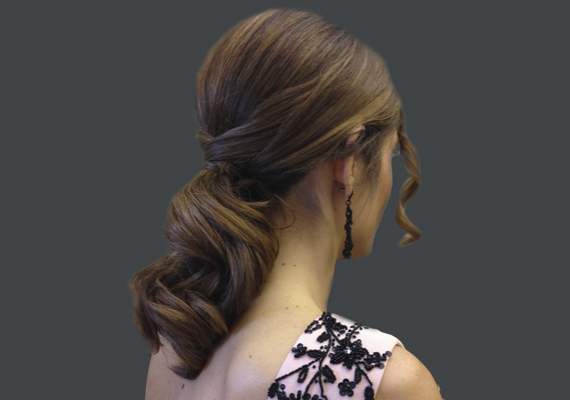 ¿Te han invitado a una fiesta? ¿Una boda? ¿Tienes un evento especial? Consulta nuestras ofertas en recogidos y peinados para eventos.