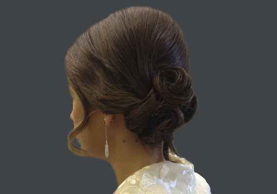 ¿Te han invitado a una fiesta? ¿Una boda? ¿Tienes un evento especial? Consulta nuestras ofertas en recogidos y peinados para eventos.