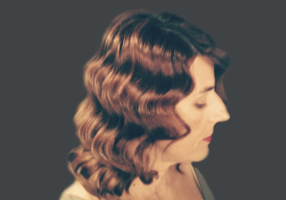 ¿Te han invitado a una fiesta? ¿Una boda? ¿Tienes un evento especial? Consulta nuestras ofertas en recogidos y peinados para eventos.